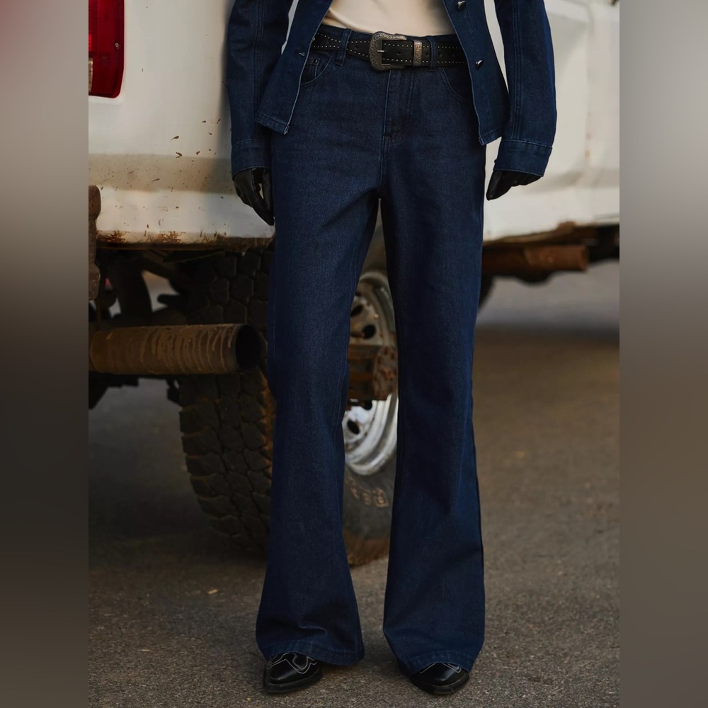 $115 NWT LICHI HIGH RISE WESTERN FLARE JEANS, 28
